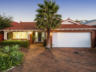 33 Hill Street, Halls Head WA 6210