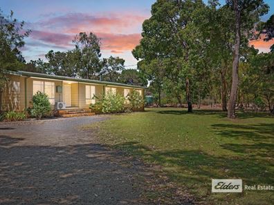 4 Reef Place, Leschenault WA 6233