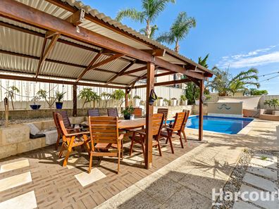 12 Kingfisher Drive, Halls Head WA 6210