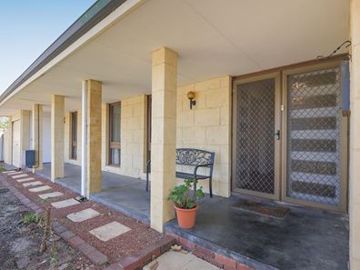 52 Glyndebourne Avenue, Thornlie WA 6108