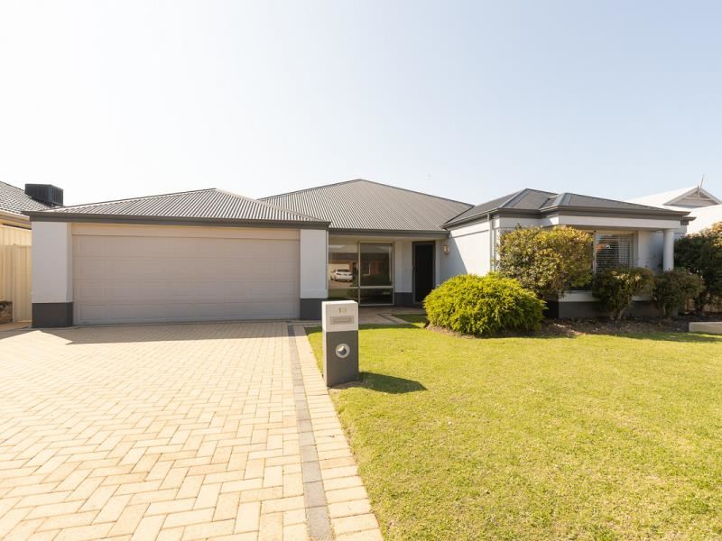 10 Chalice Rise, Lakelands