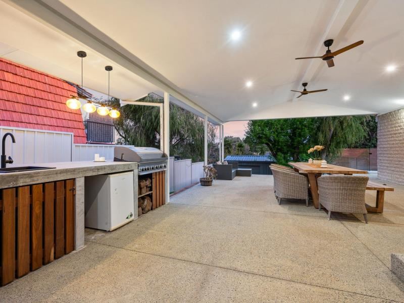 16 Merlin Drive, Carine