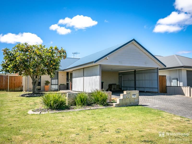 4 Cleave Close, Mckail