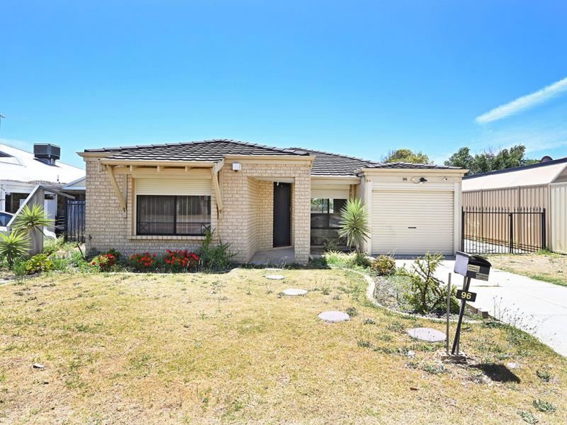 96 Saint Barnabas Boulevard, Quinns Rocks