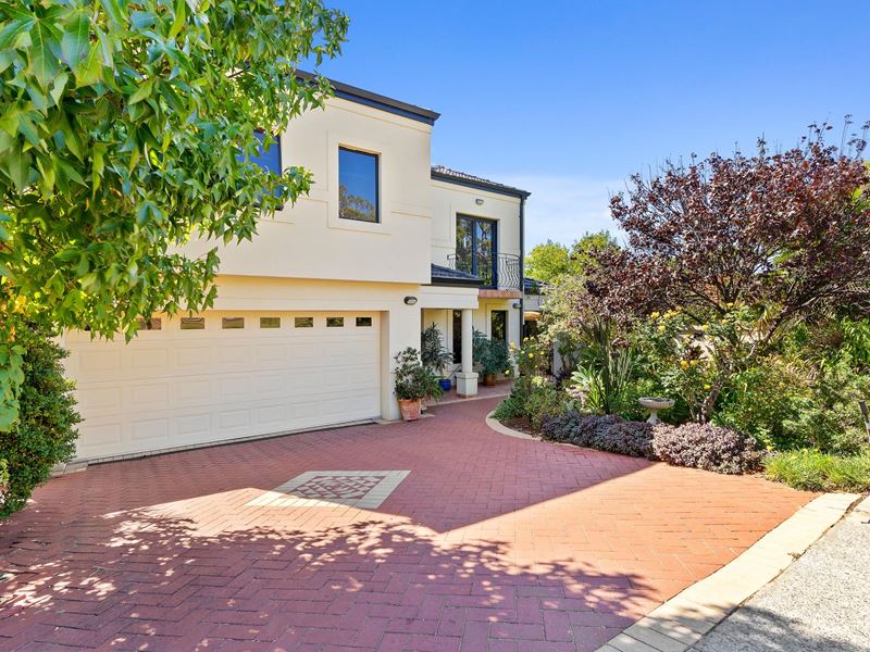 1A Almondbury Road, Ardross