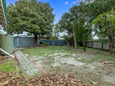 27 Connemara Drive, Thornlie WA 6108