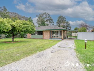 4 Elanora Road, Armadale WA 6112