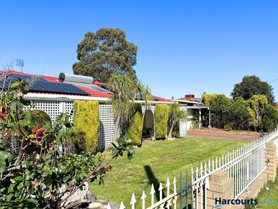 27 Arnos Way, Girrawheen WA 6064