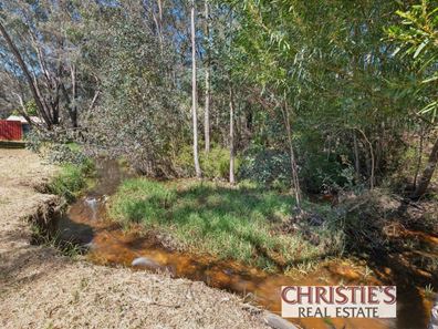 2 Kensitt Street, Stoneville WA 6081