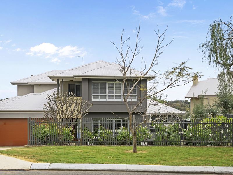 1 Maisie Crescent, Wembley Downs WA 6019