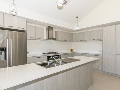 1 Sanctity Link, Aubin Grove WA 6164