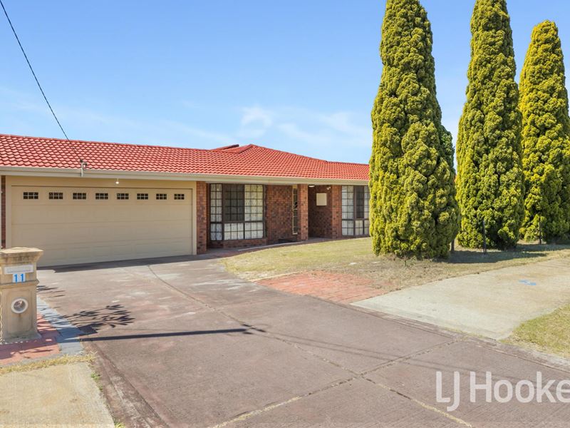 11 Deschamp Road, Noranda WA 6062