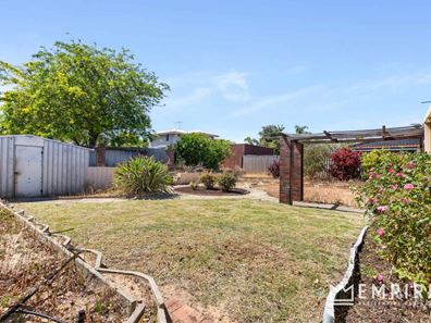 4 Stamos Court, Kardinya WA 6163