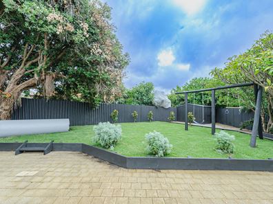 25 Jannali Way, Armadale WA 6112