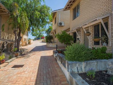 9/4 Ferguson Street, Maylands WA 6051