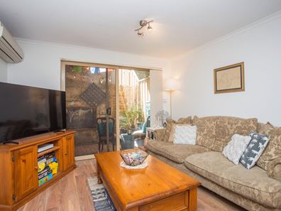 9/4 Ferguson Street, Maylands WA 6051