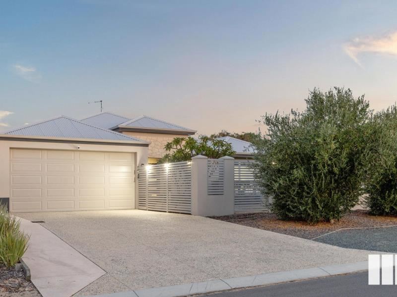 8 McKenzie Road, Shoalwater WA 6169
