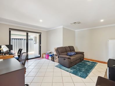 42 San Lorenzo Boulevard, Ellenbrook WA 6069