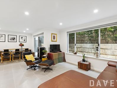 4/2 Knave Lane, Innaloo WA 6018