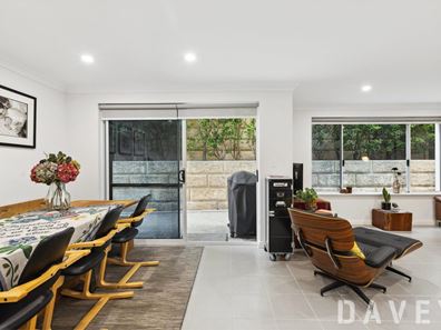 4/2 Knave Lane, Innaloo WA 6018