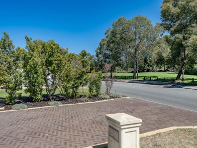 30 Nambi Parkway, Banksia Grove WA 6031