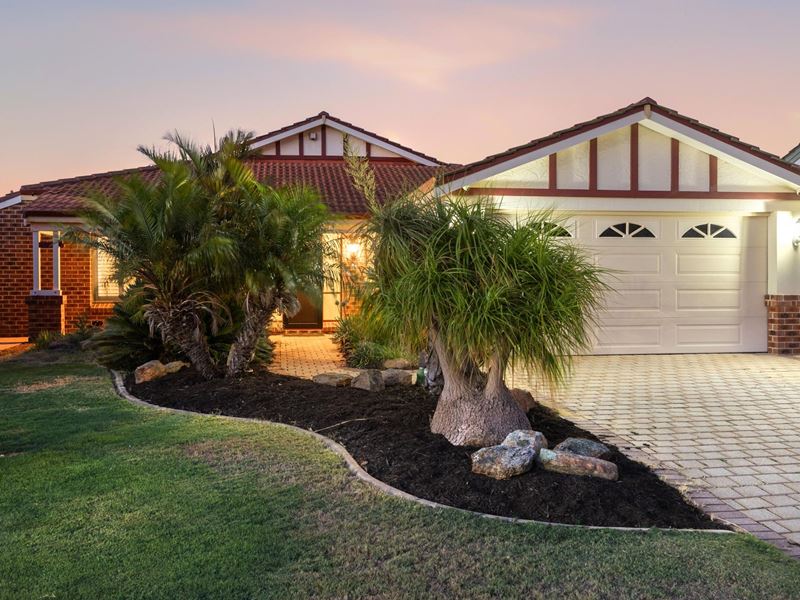 82 Dorado Beach Crescent, Connolly