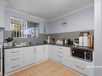 35A Central Road, Wonthella WA 6530