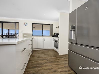 33 Wisteria Parade, Moresby WA 6530