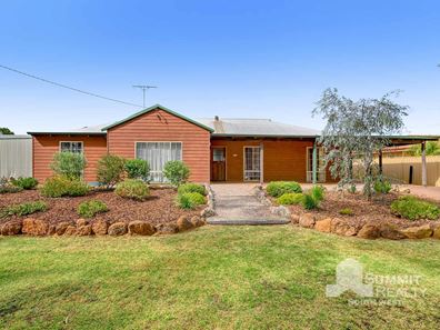 14 Hutchinson Road, Burekup WA 6227