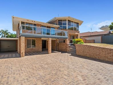 45 Oaklands Avenue, Halls Head WA 6210