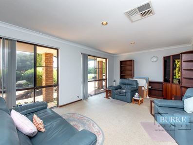 23 Adare Way, Kingsley WA 6026