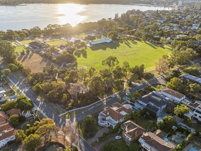 43 Jutland Parade, Dalkeith WA 6009