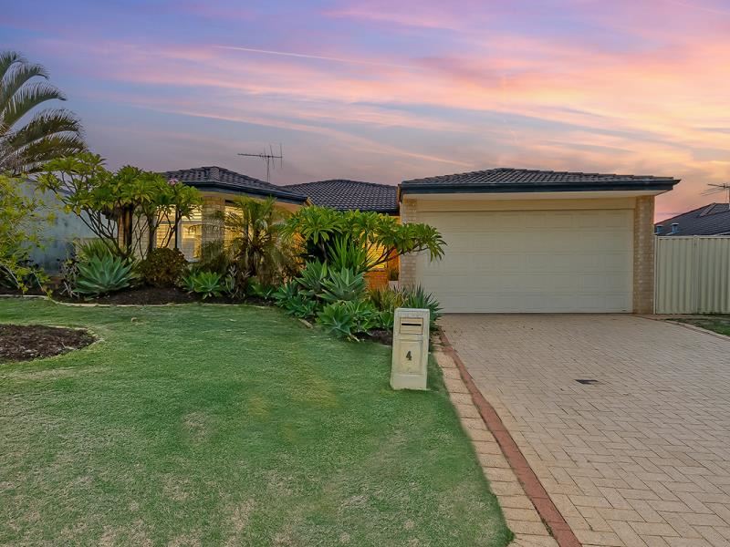 4 Lerwick Lane, Kinross WA 6028