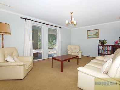 32 River Drive, Pinjarra WA 6208