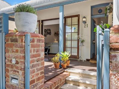 21 Lefroy Road, South Fremantle WA 6162