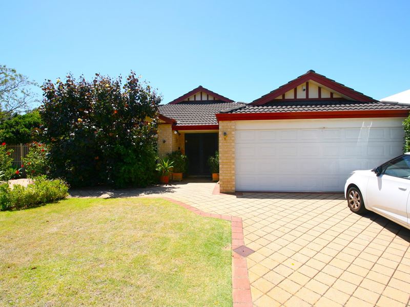 12 Bopeechee Way, Port Kennedy WA 6172