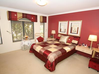 12 Bopeechee Way, Port Kennedy WA 6172