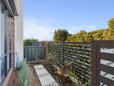 587 Farrall Road, Midvale WA 6056