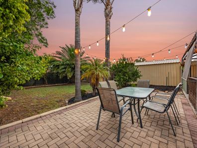 98 Strawberry Drive, Seville Grove WA 6112