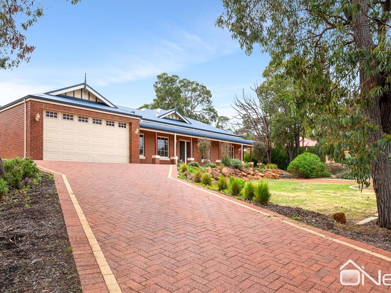 10 Aviemore Drive, Bedfordale WA 6112