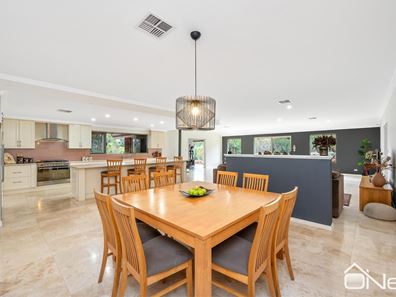 10 Aviemore Drive, Bedfordale WA 6112