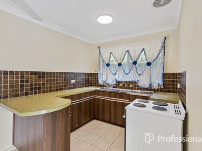 61 Strelitzia Ave, Forrestfield WA 6058