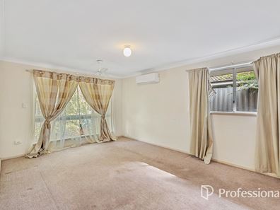 61 Strelitzia Ave, Forrestfield WA 6058