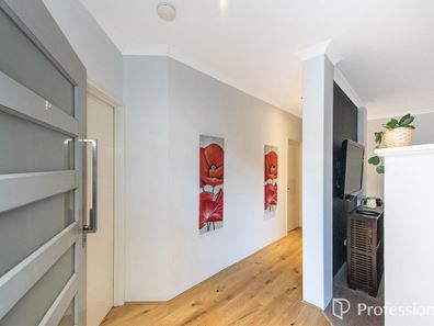 4 Gaddara Corner, Byford WA 6122
