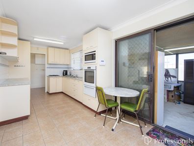 379 Holmes Road, Forrestfield WA 6058