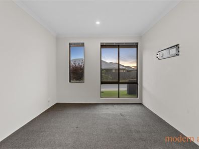 4 Oldbury Street, Aveley WA 6069