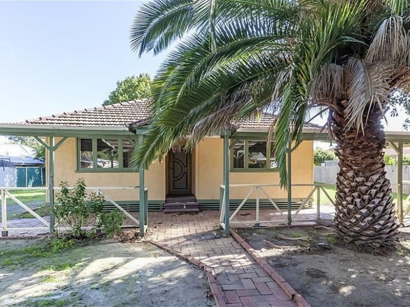 6 Locksley Avenue, Armadale WA 6112