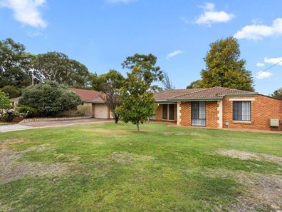 4 Lessing Pl, South Lake WA 6164