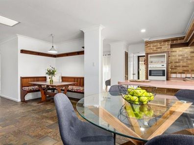 4 Lessing Pl, South Lake WA 6164