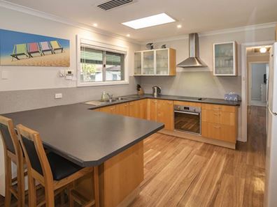 13 Chloe Court, Broadwater WA 6280